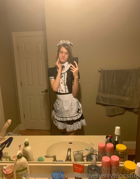 Femboycherryblossom
