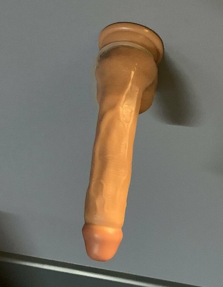 Naakte gelekte OnlyFans-foto van Femboycherryblossom
