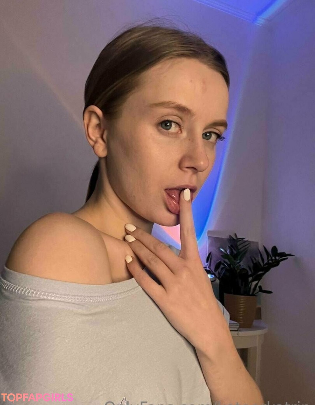 Naakte gelekte OnlyFans-foto van Kateorkatrin #59 Naakte gelekte OnlyFans-foto van Kateorkatrin #59