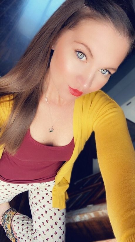 Naakte gelekte OnlyFans-foto van Nevamore