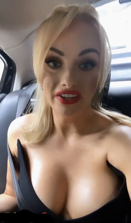 Naakte gelekte OnlyFans-foto van Katie Mcglynn
