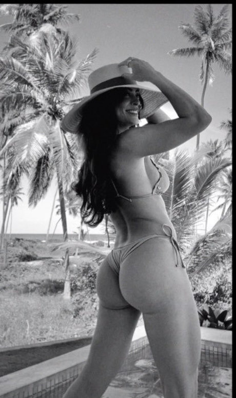 Naakte gelekte OnlyFans-foto van Juliana Paes