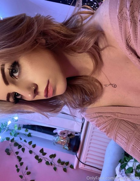 Naakte gelekte OnlyFans-foto van Freeryliepink