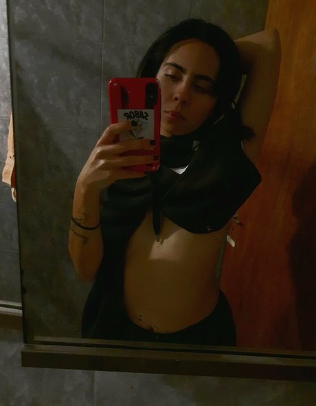 Naakte gelekte OnlyFans-foto van Fasita
