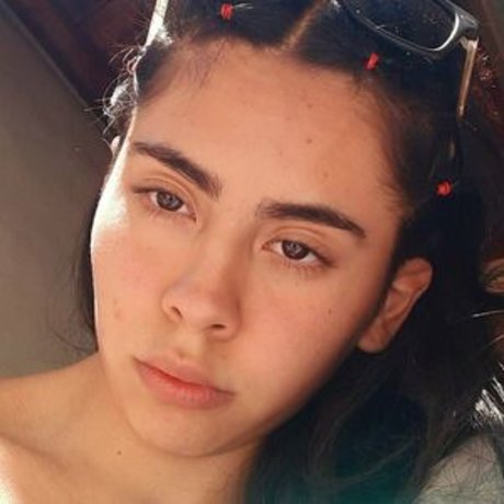 Naakte gelekte OnlyFans-foto van Fasita