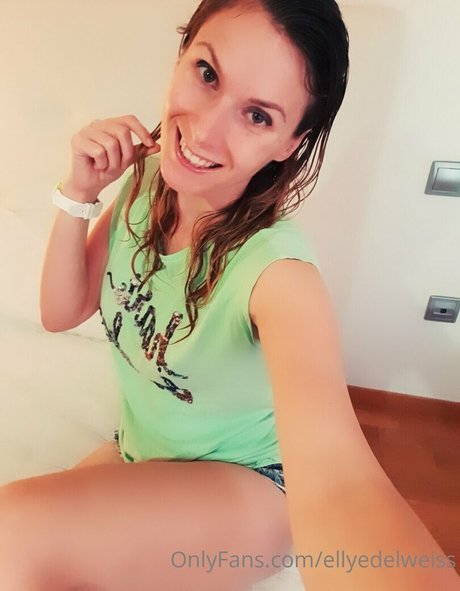 Naakte gelekte OnlyFans-foto van Ellyedelweiss