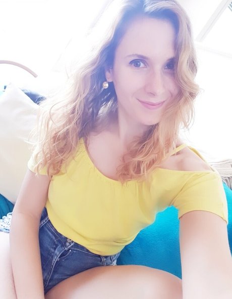 Naakte gelekte OnlyFans-foto van Ellyedelweiss