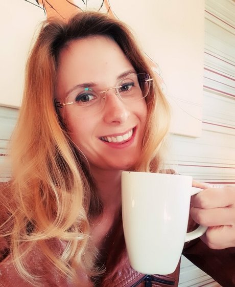 Naakte gelekte OnlyFans-foto van Ellyedelweiss