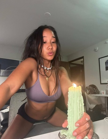 Naakte gelekte OnlyFans-foto van Mangopineapplegirl