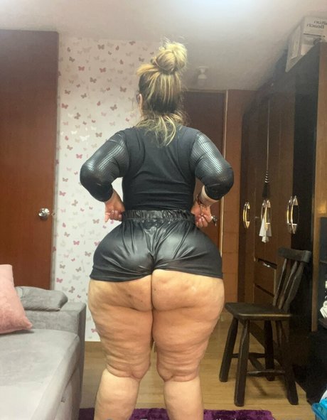 Naakte gelekte OnlyFans-foto van Kristenhillfree