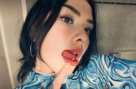 Naakte gelekte OnlyFans-foto van Tarinapretty