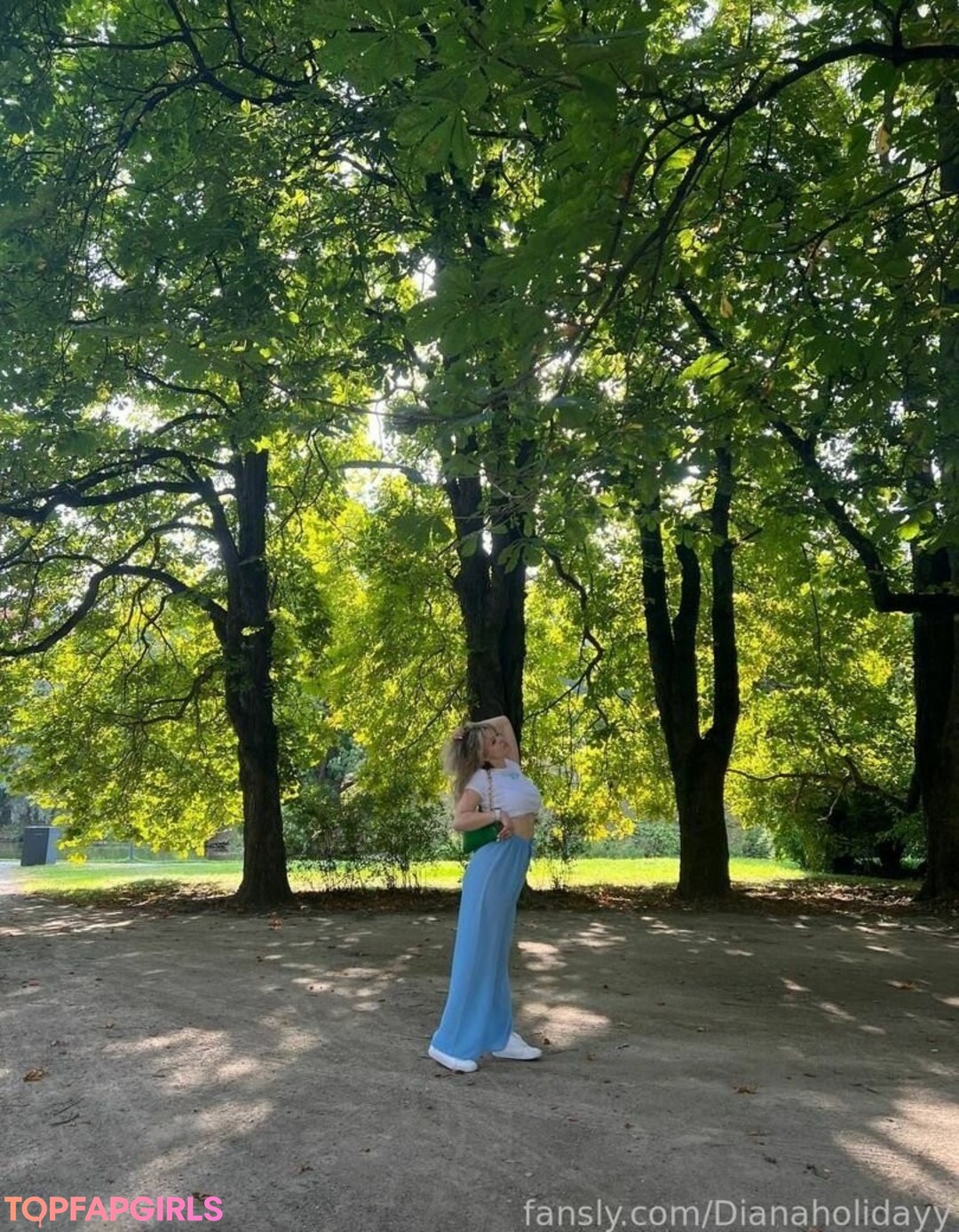 Naakte gelekte OnlyFans-foto van Dianaholiday #3 Naakte gelekte OnlyFans-foto van Dianaholiday #3