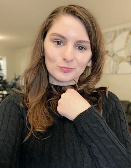 Naakte gelekte OnlyFans-foto van Molly