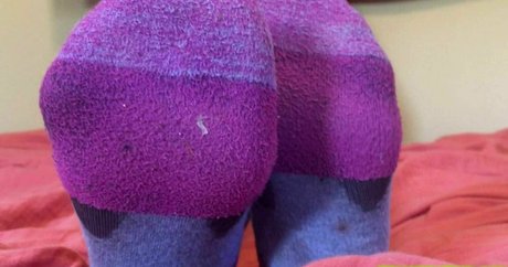 Naakte gelekte OnlyFans-foto van Bellsfeetandass