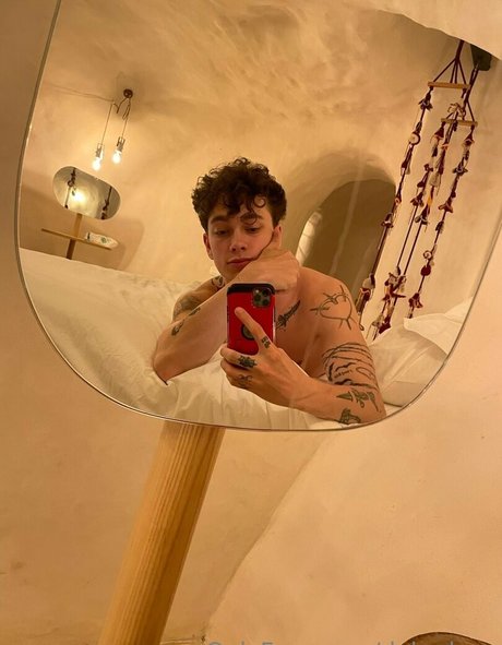 Naakte gelekte OnlyFans-foto van Dakarluca