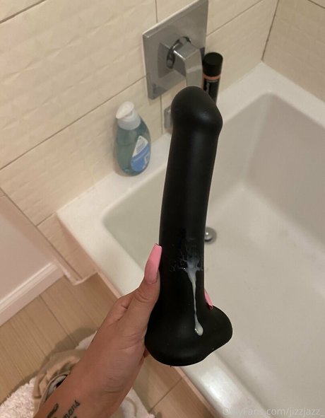 Naakte gelekte OnlyFans-foto van Jazvip