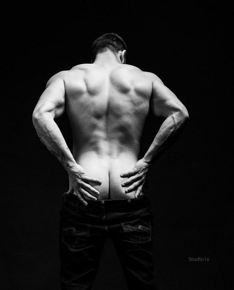 Naakte gelekte OnlyFans-foto van Domluvsfree