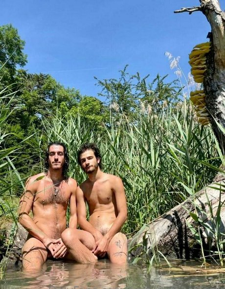 Naakte gelekte OnlyFans-foto van Poloxxxfansfree1