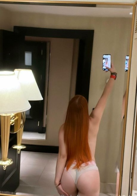 Naakte gelekte OnlyFans-foto van Ayarie Velez