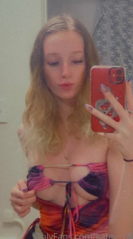 Naakte gelekte OnlyFans-foto van Katey19