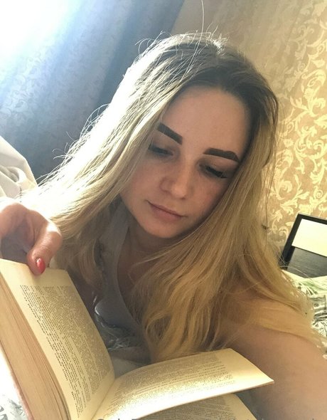Naakte gelekte OnlyFans-foto van Violetchery
