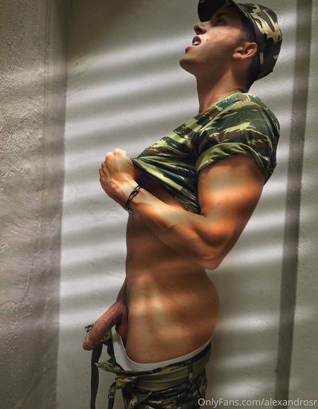 Naakte gelekte OnlyFans-foto van Alexandrosr