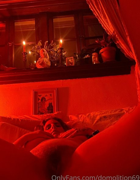 Naakte gelekte OnlyFans-foto van Domolition666