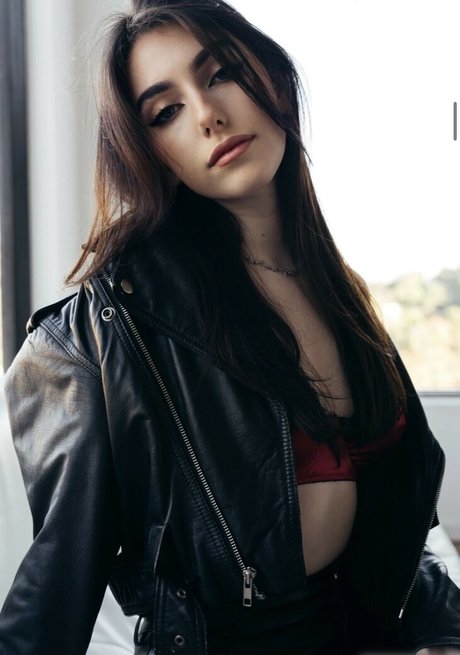 Naakte gelekte OnlyFans-foto van Shana Cohen