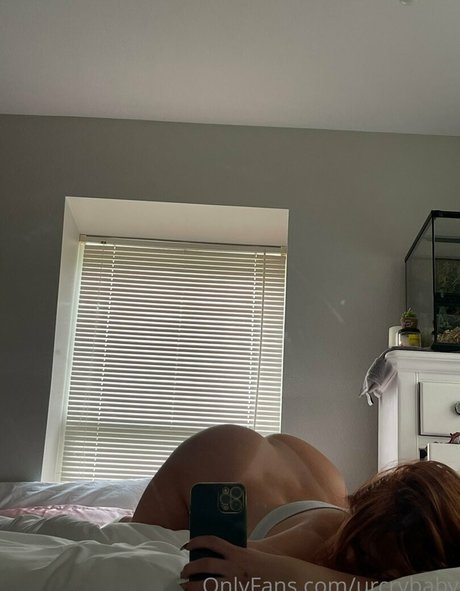 Naakte gelekte OnlyFans-foto van Urcrybaby