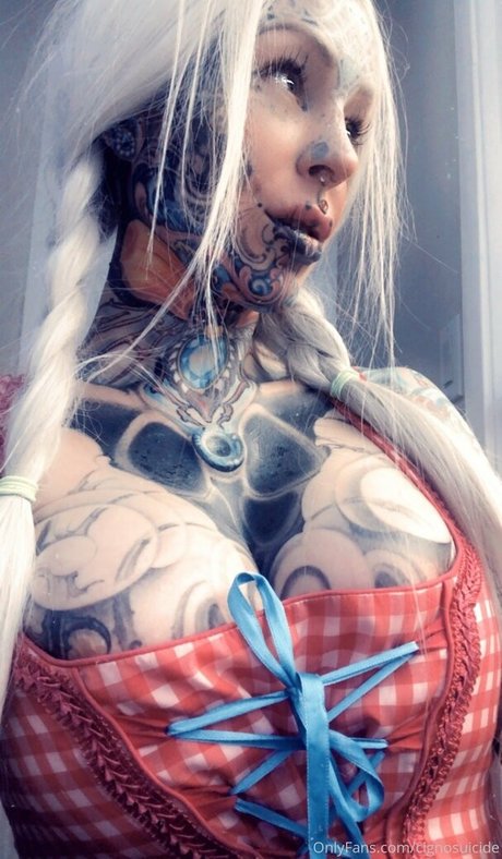 Naakte gelekte OnlyFans-foto van Cignosuicide