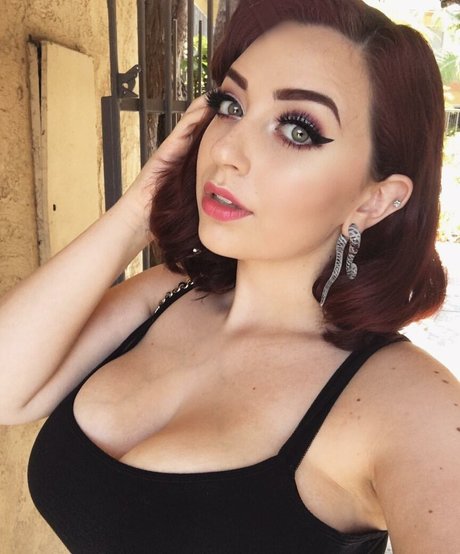 Naakte gelekte OnlyFans-foto van Joanne Rose