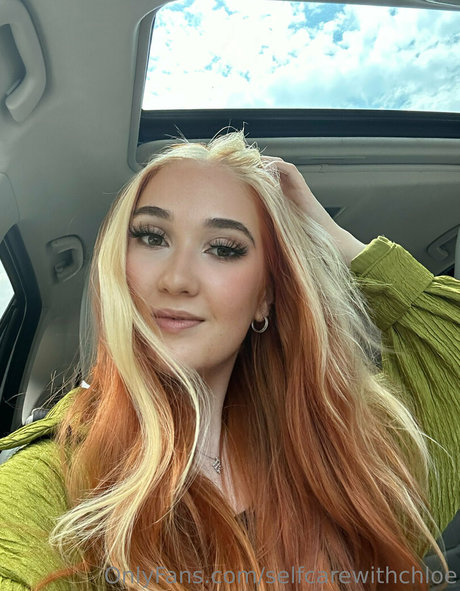 Naakte gelekte OnlyFans-foto van Selfcarewithchloe