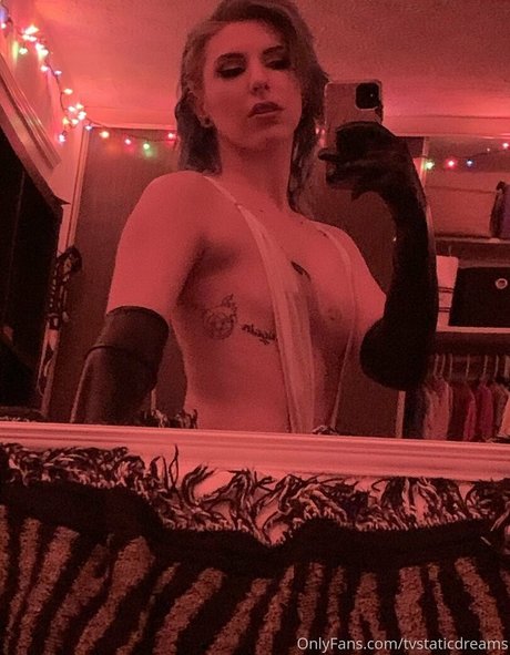 Naakte gelekte OnlyFans-foto van Tvstaticdreams
