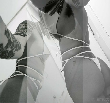 Naakte gelekte OnlyFans-foto van Bimbodisco