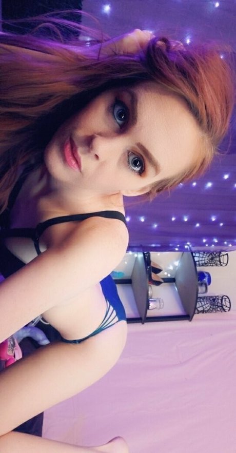 Naakte gelekte OnlyFans-foto van Missemberskye