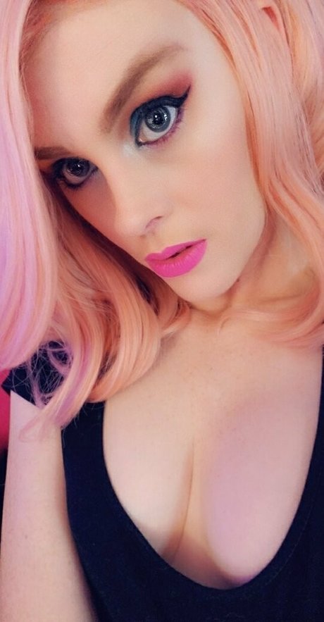Naakte gelekte OnlyFans-foto van Missemberskye