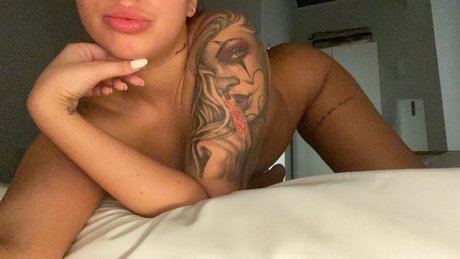 Naakte gelekte OnlyFans-foto van Cristina