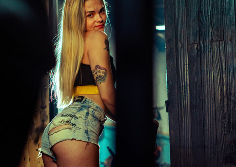 Naakte gelekte OnlyFans-foto van Micaela