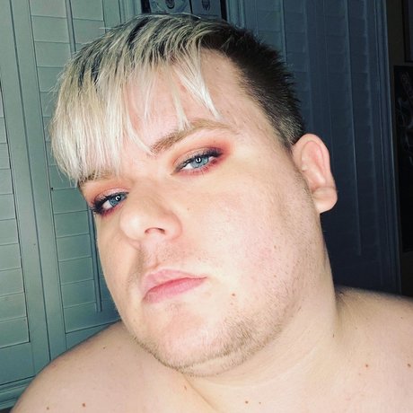 Naakte gelekte OnlyFans-foto van Bear Bear