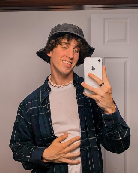Naakte gelekte OnlyFans-foto van Aidan