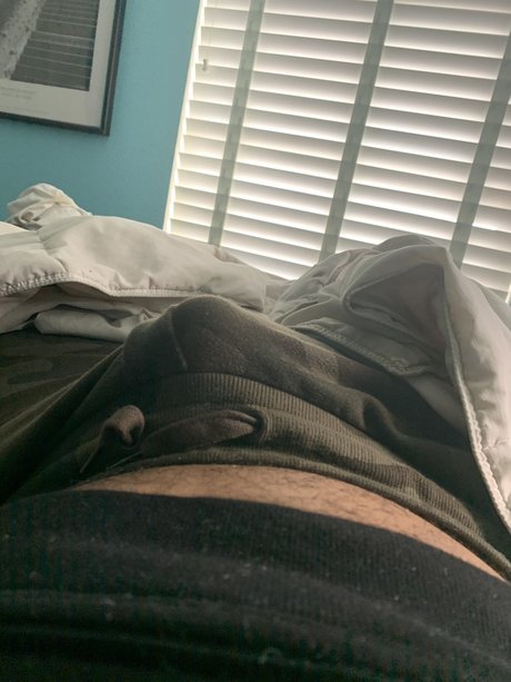 Naakte gelekte OnlyFans-foto van Bigpapimike