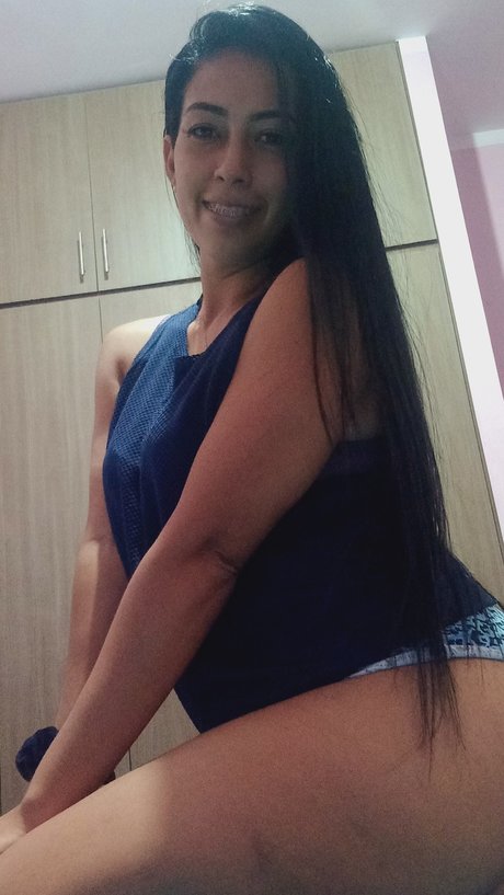 Naakte gelekte OnlyFans-foto van Milu