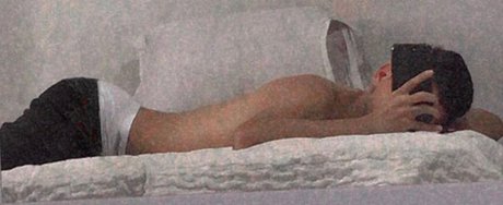 Naakte gelekte OnlyFans-foto van Andre Mesquita