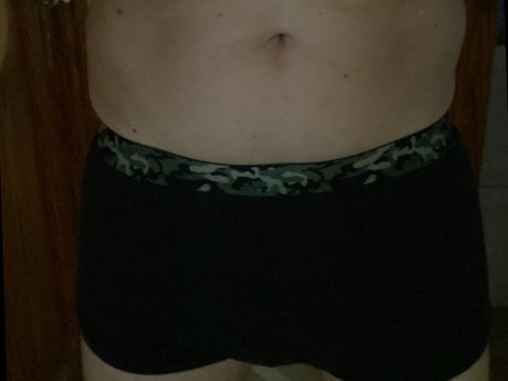 Naakte gelekte OnlyFans-foto van Jerk Who