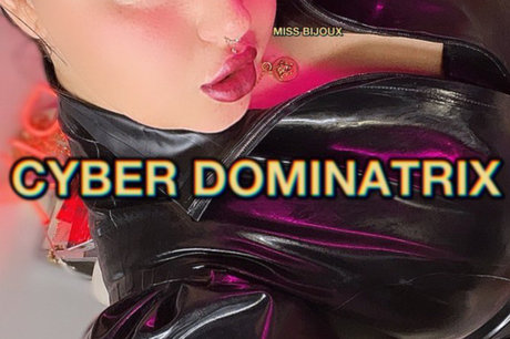 Naakte gelekte OnlyFans-foto van Dominatrix Bijoux