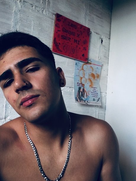 Naakte gelekte OnlyFans-foto van Meicon Medina