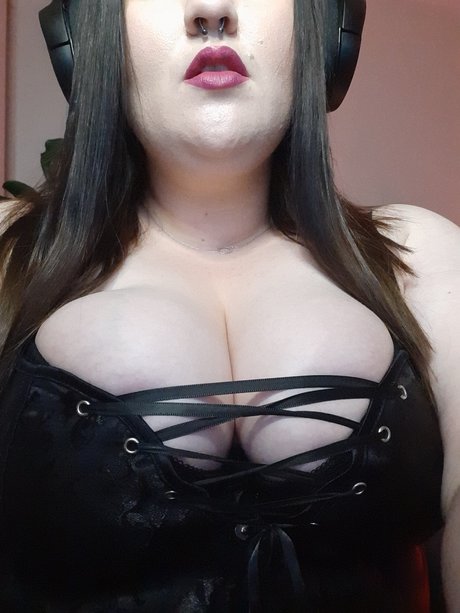 Miss Velvet Star  Free Sub