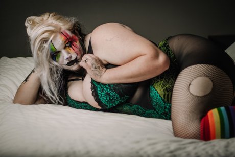 Naakte gelekte OnlyFans-foto van Mischief The Clown