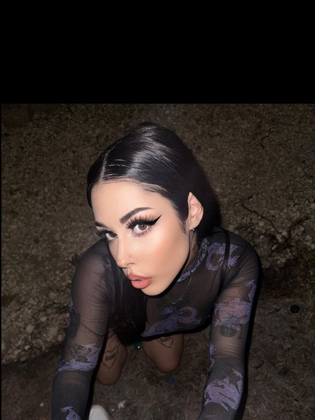 Naakte gelekte OnlyFans-foto van Misa Live