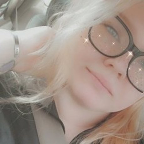 Naakte gelekte OnlyFans-foto van Mila